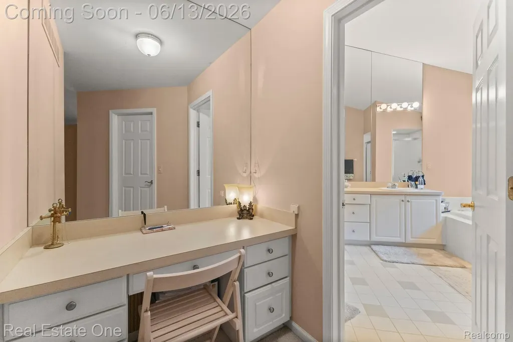 30612 Sequoia Circle Farmington Hills City MI 48331