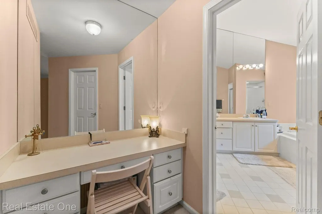 30612 Sequoia Circle Farmington Hills City MI 48331