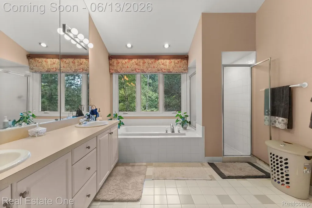 30612 Sequoia Circle Farmington Hills City MI 48331