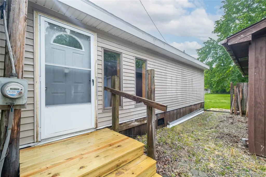 1270 W Oregon Street Lapeer City MI 48446