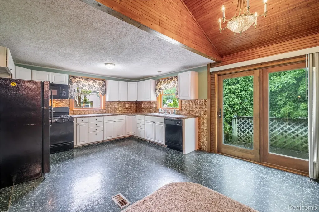 1270 W Oregon Street Lapeer City MI 48446