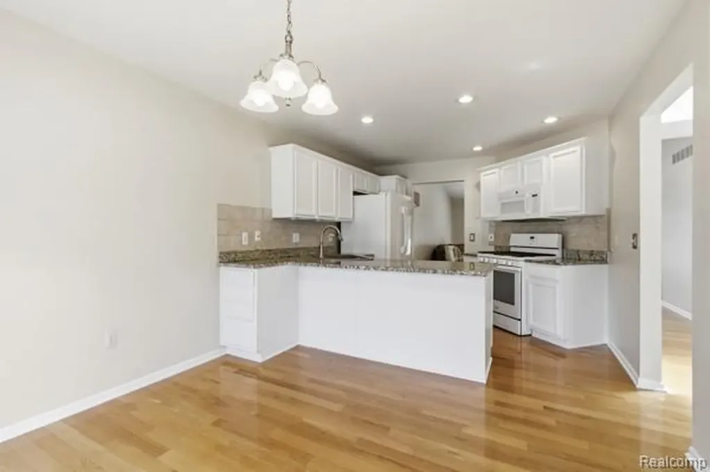 41184 Greenspire Drive Clinton Charter Township MI 48038