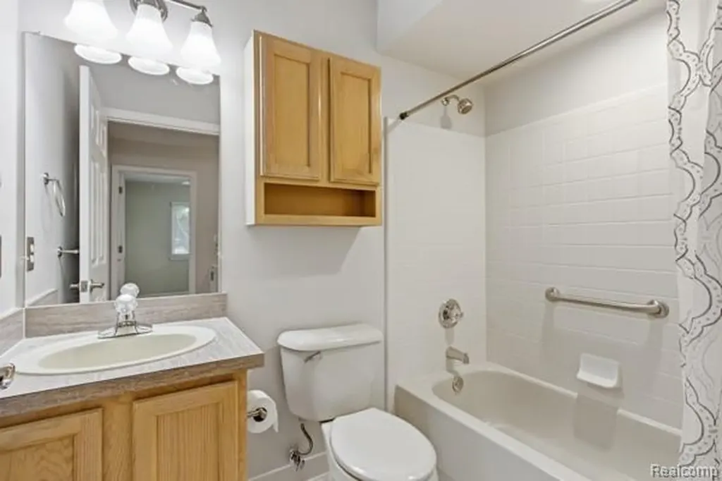 41184 Greenspire Drive Clinton Charter Township MI 48038