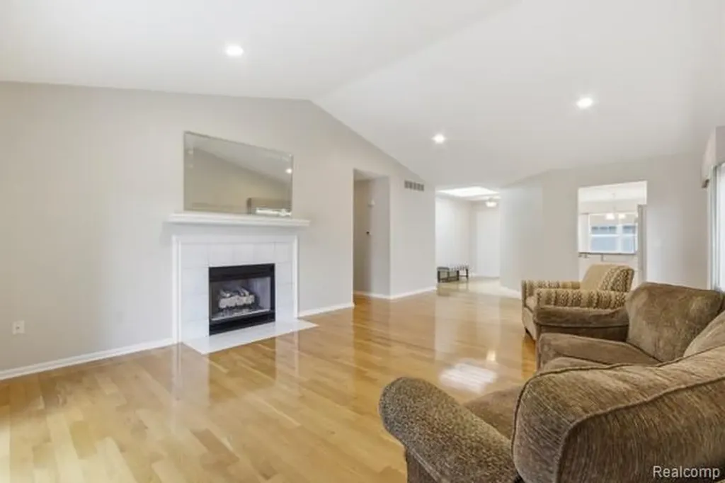 41184 Greenspire Drive Clinton Charter Township MI 48038