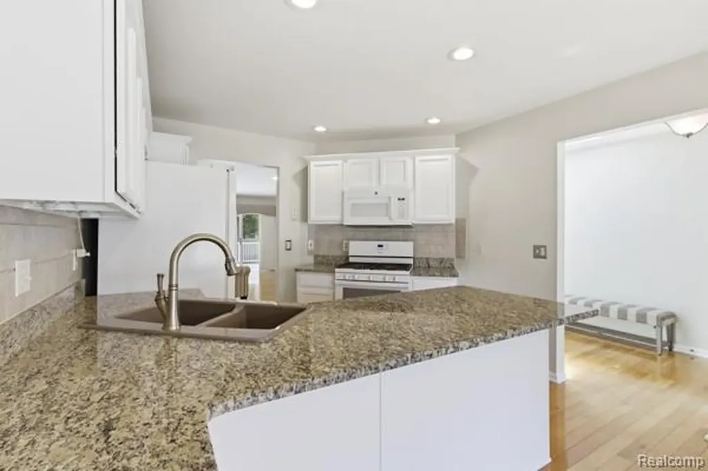 41184 Greenspire Drive Clinton Charter Township MI 48038