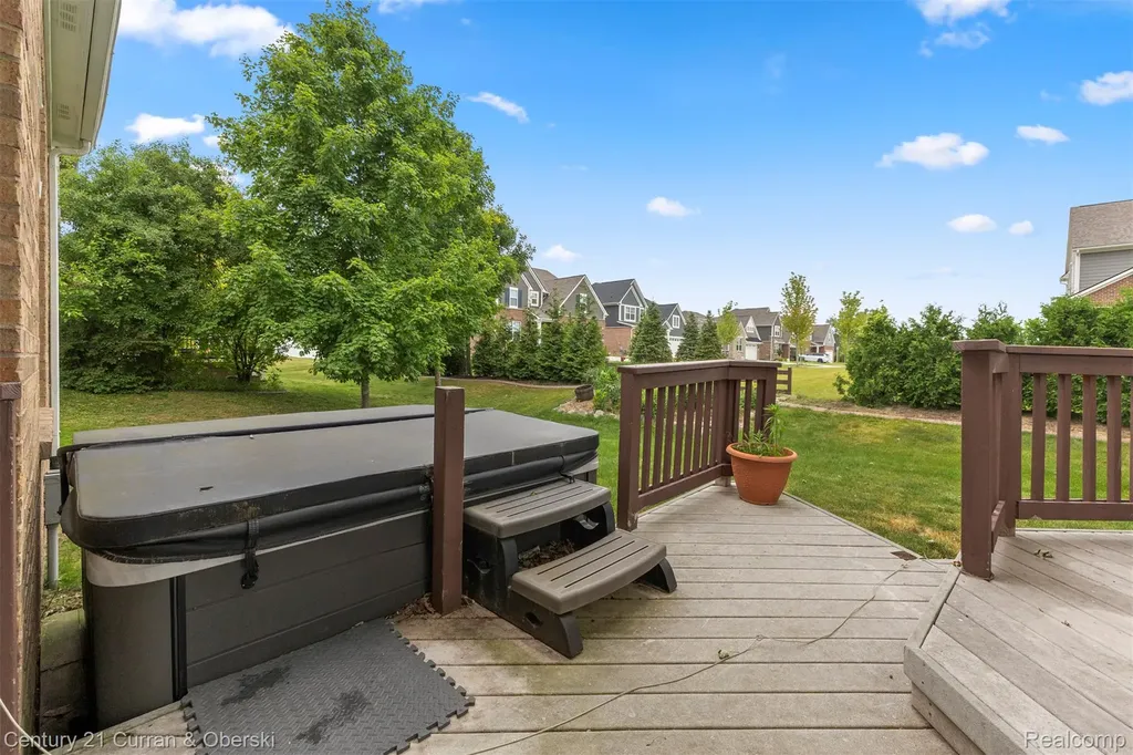 45924 Rockledge Drive Plymouth Charter Township MI 48170