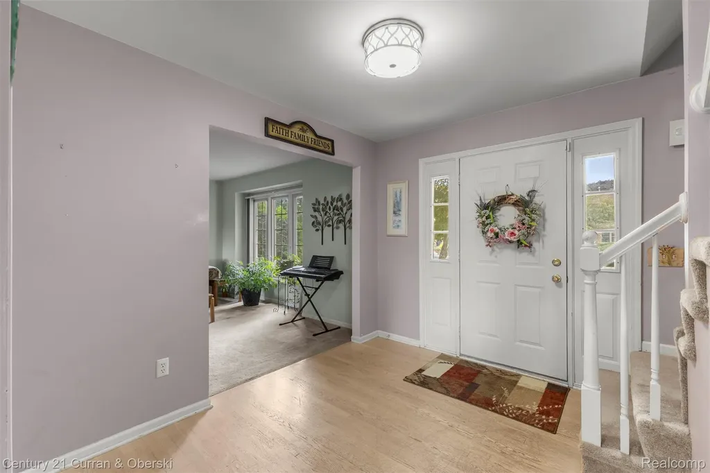 45924 Rockledge Drive Plymouth Charter Township MI 48170