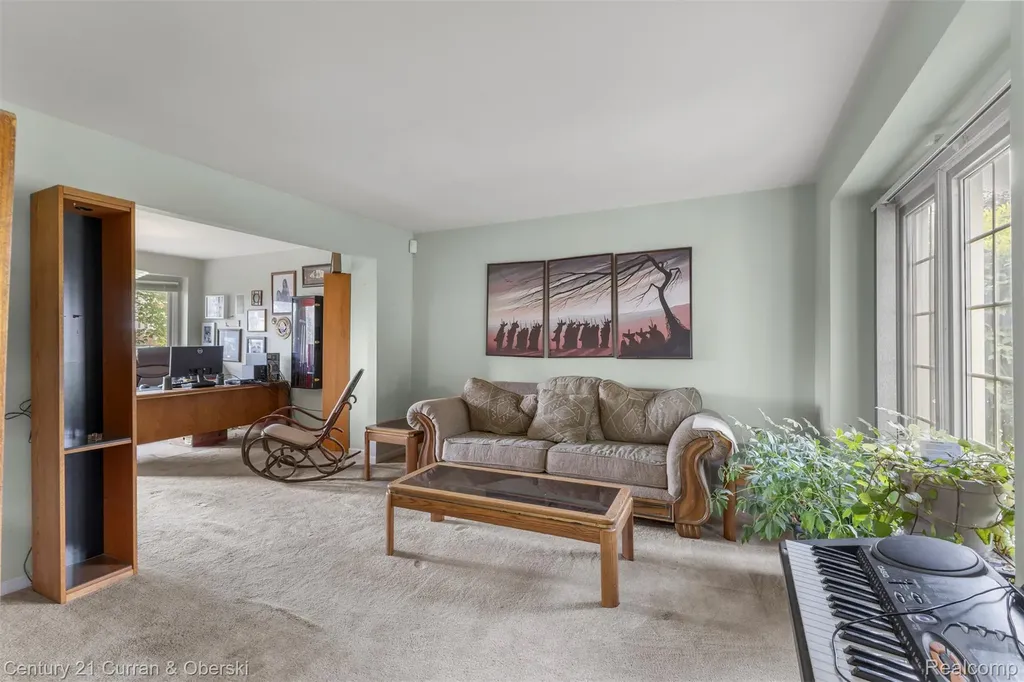 45924 Rockledge Drive Plymouth Charter Township MI 48170