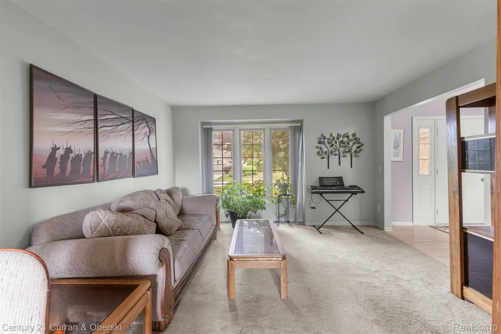 45924 Rockledge Drive Plymouth Charter Township MI 48170