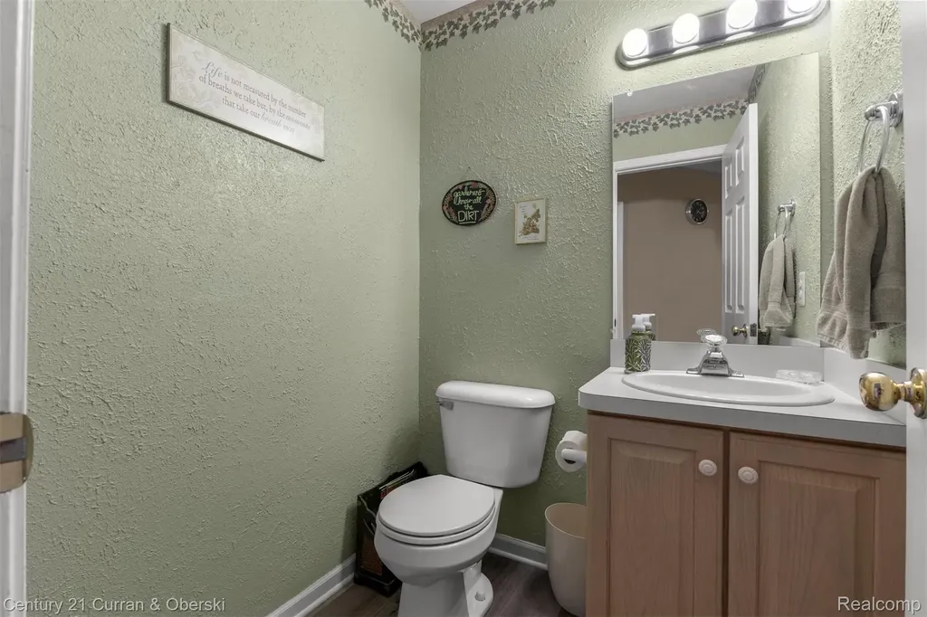 45924 Rockledge Drive Plymouth Charter Township MI 48170