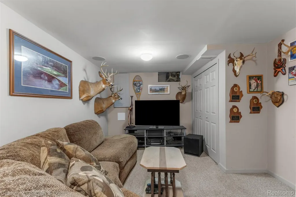 45924 Rockledge Drive Plymouth Charter Township MI 48170