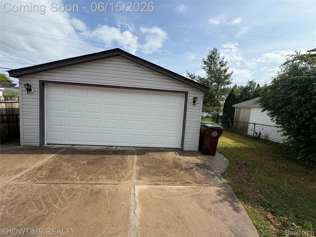 13395 Pullman Street Southgate City MI 48195