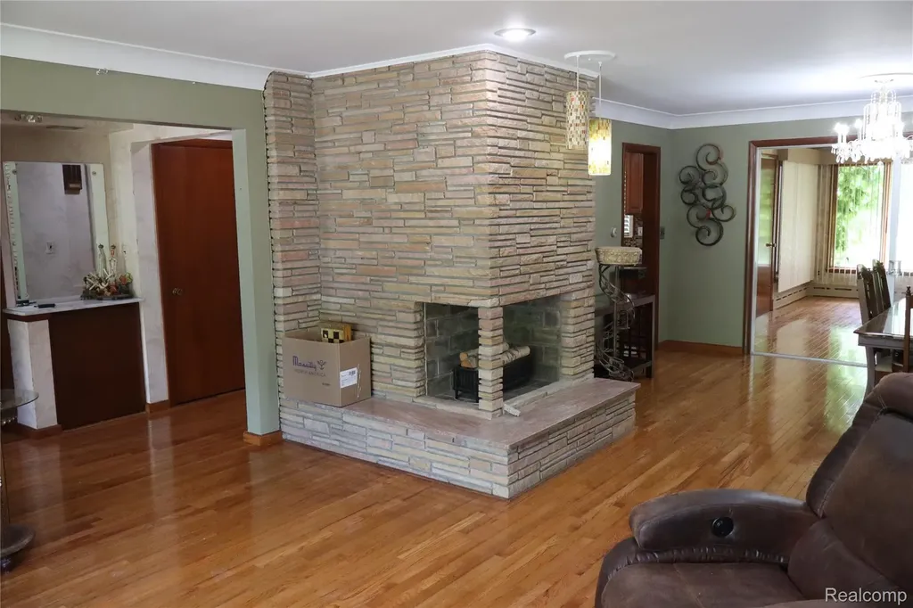 23521 Lee Baker Drive Southfield City MI 48075
