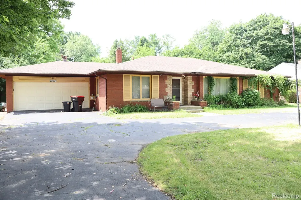 23521 Lee Baker Drive Southfield City MI 48075