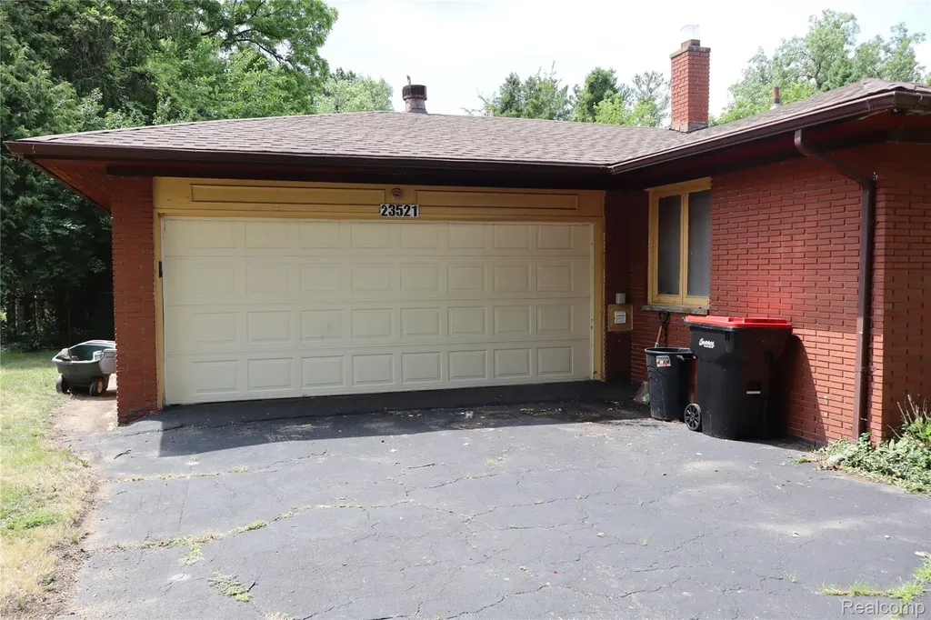 23521 Lee Baker Drive Southfield City MI 48075