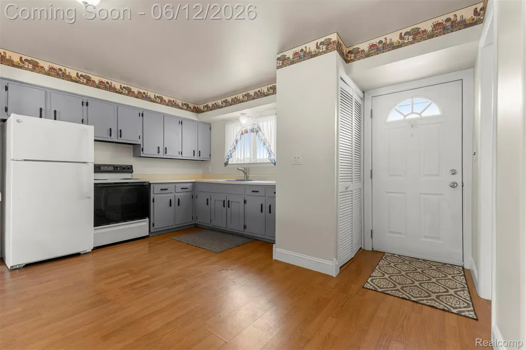 29156 Manchester Street Westland City MI 48185