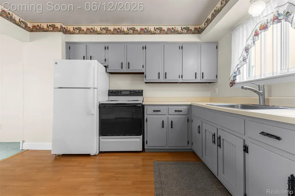 29156 Manchester Street Westland City MI 48185