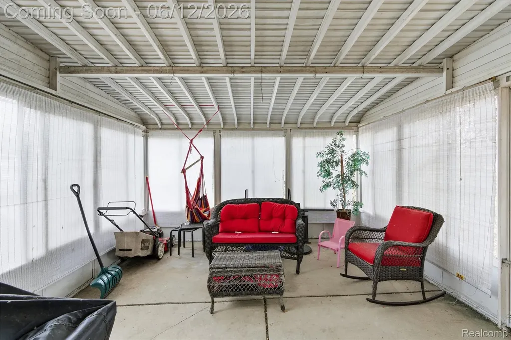 32808 Wareham Court Warren City MI 48092