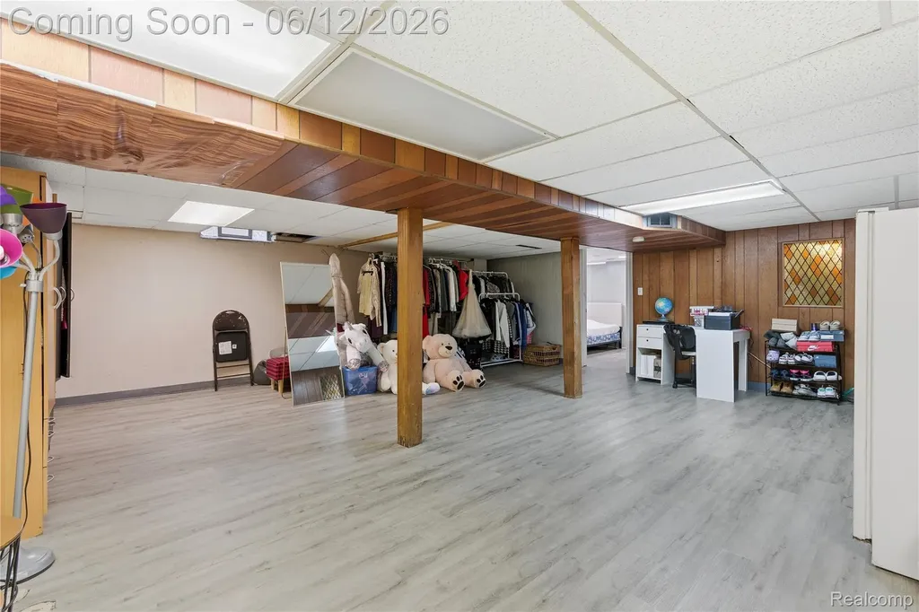 32808 Wareham Court Warren City MI 48092