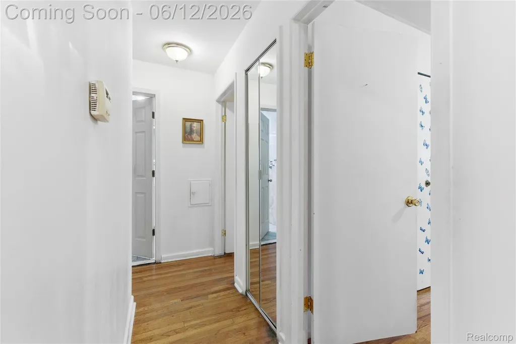 32808 Wareham Court Warren City MI 48092