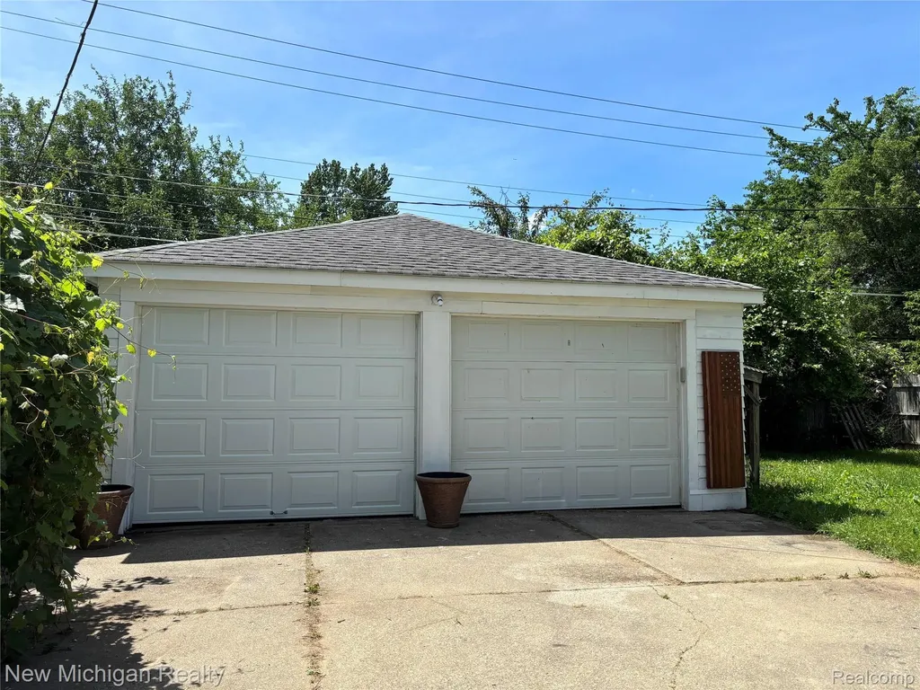 9919 Merriman Road Livonia City MI 48150