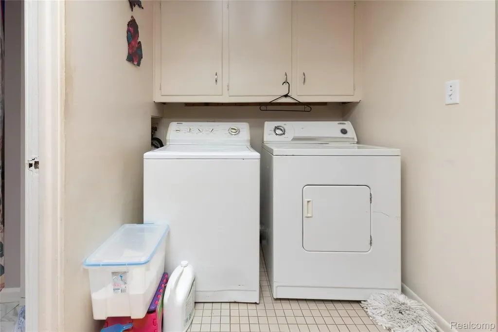 3401 Weiss Street Saginaw City MI 48602