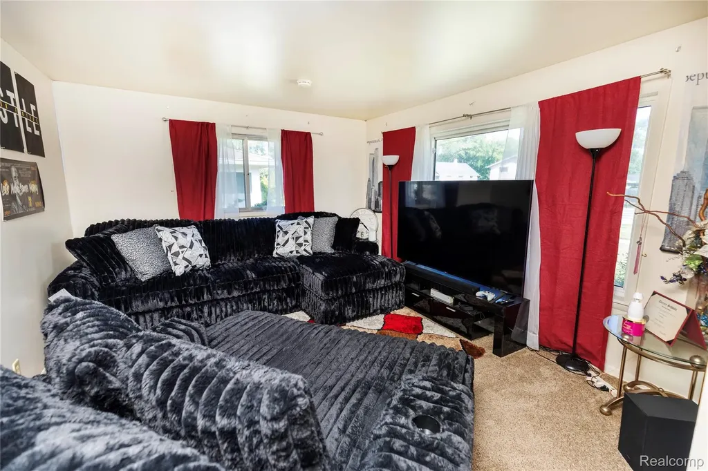 3401 Weiss Street Saginaw City MI 48602