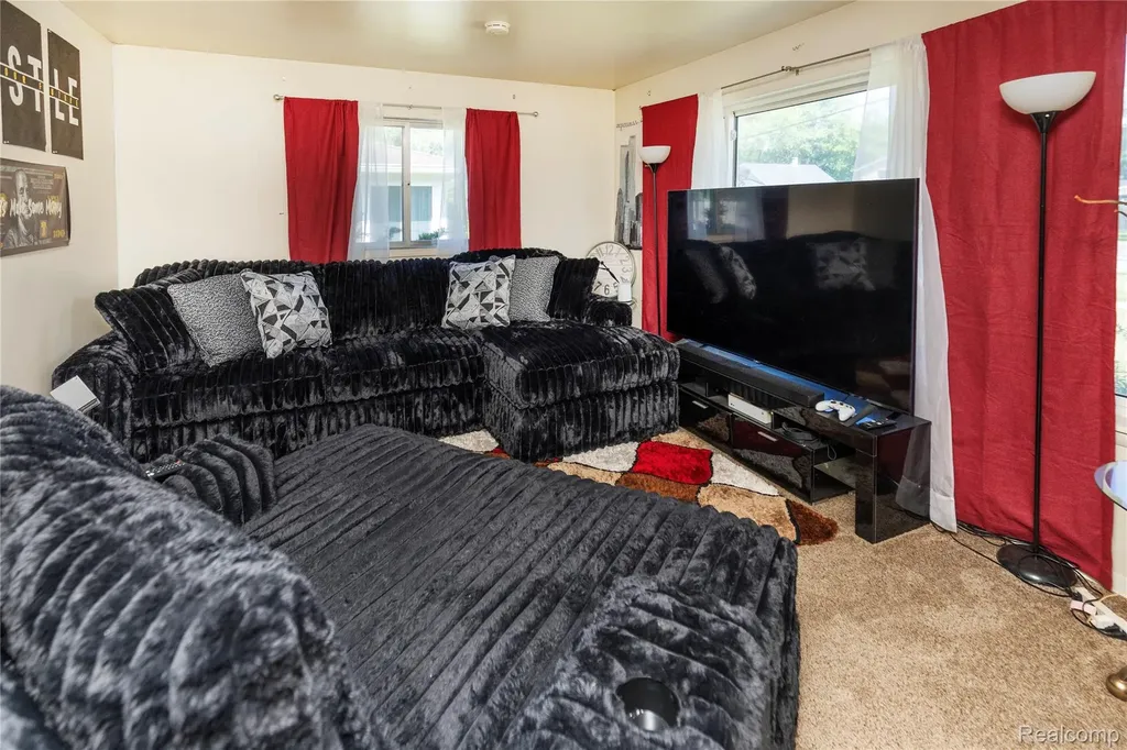 3401 Weiss Street Saginaw City MI 48602