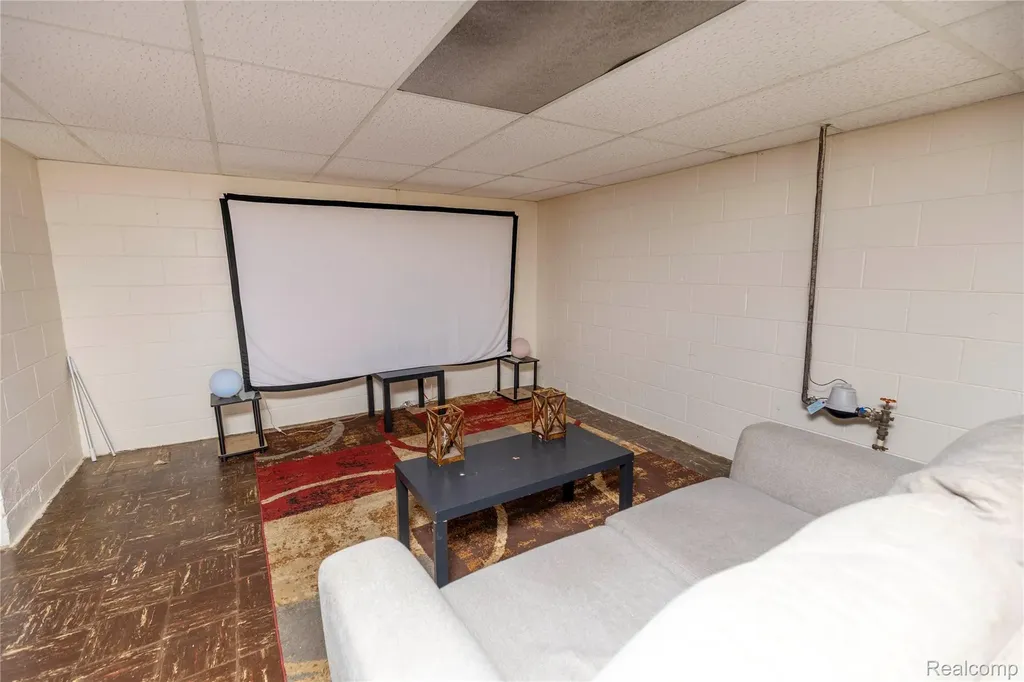 3401 Weiss Street Saginaw City MI 48602