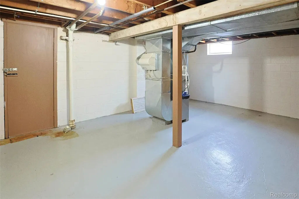 3401 Weiss Street Saginaw City MI 48602