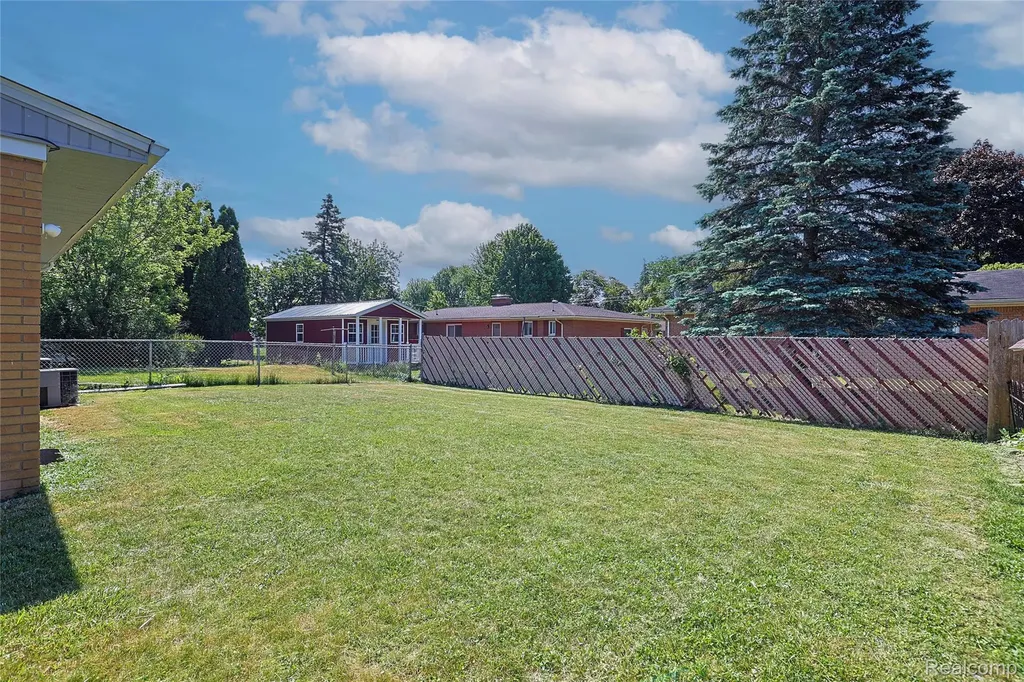 3401 Weiss Street Saginaw City MI 48602