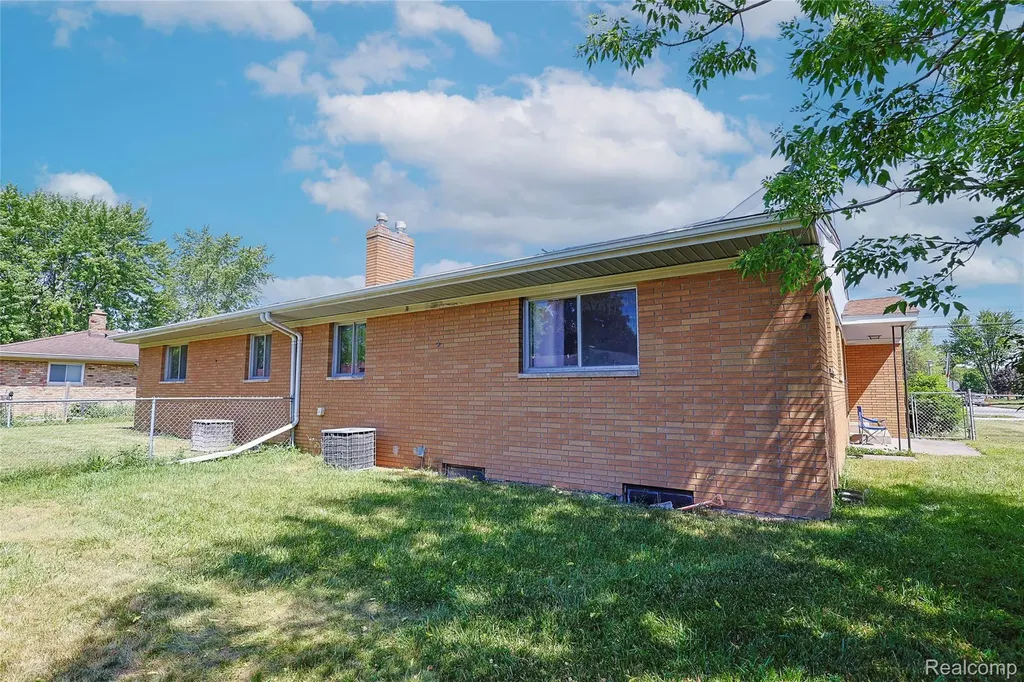 3401 Weiss Street Saginaw City MI 48602
