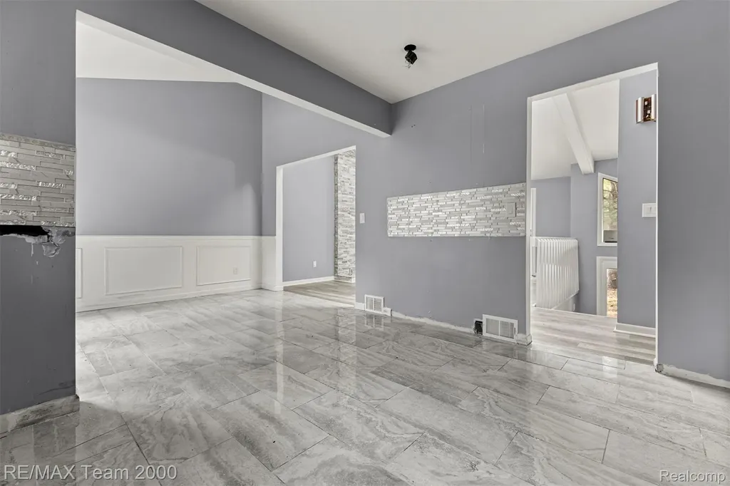 5445 Pine View Drive Ypsilanti Charter Township MI 48197