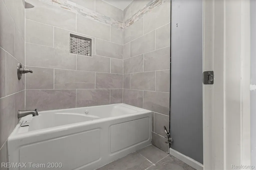 5445 Pine View Drive Ypsilanti Charter Township MI 48197