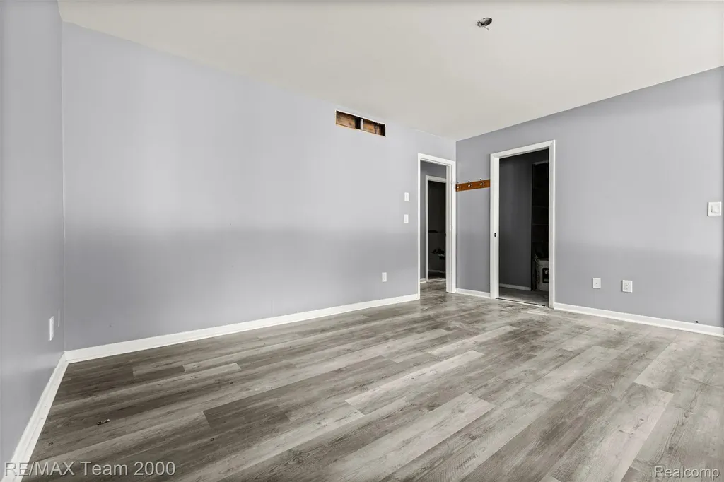 5445 Pine View Drive Ypsilanti Charter Township MI 48197