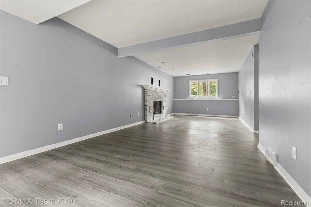 5445 Pine View Drive Ypsilanti Charter Township MI 48197