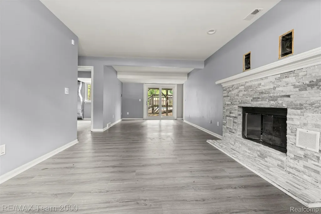 5445 Pine View Drive Ypsilanti Charter Township MI 48197