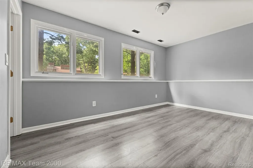 5445 Pine View Drive Ypsilanti Charter Township MI 48197