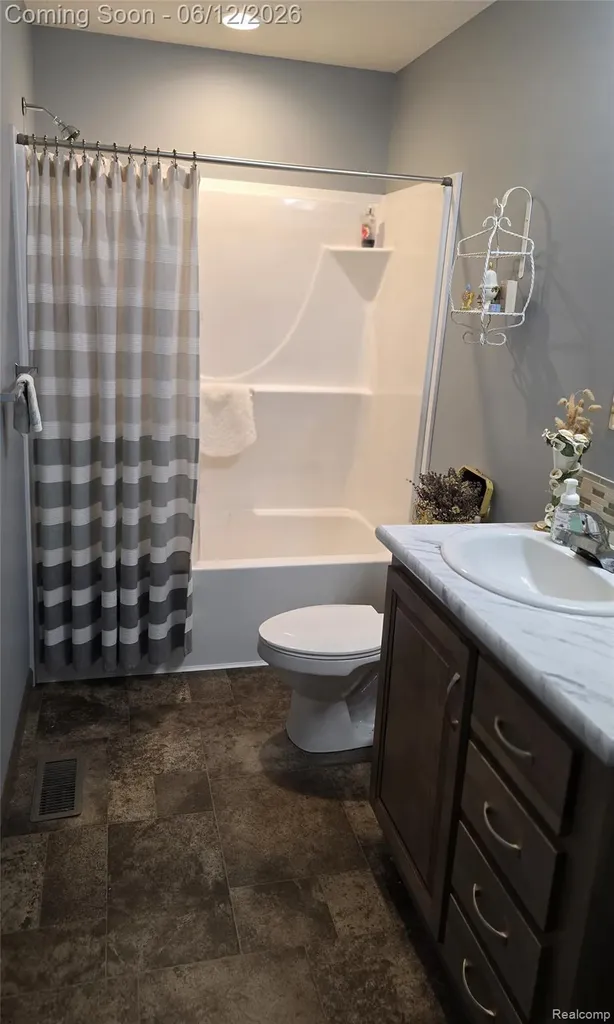 9758 Home Court Tyrone Township MI 48430