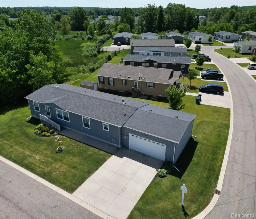9758 Home Court Tyrone Township MI 48430