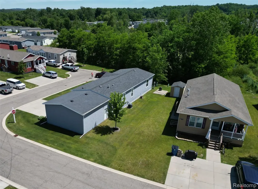 9758 Home Court Tyrone Township MI 48430