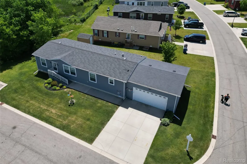 9758 Home Court Tyrone Township MI 48430