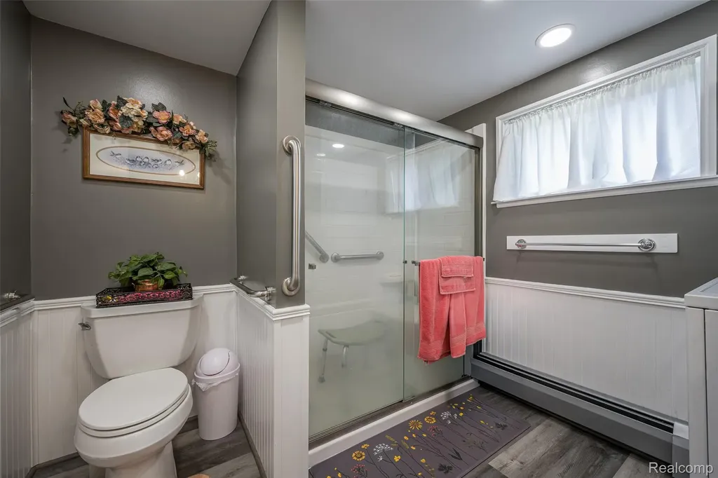 1656 S Riverside Drive Au Gres City MI 48703