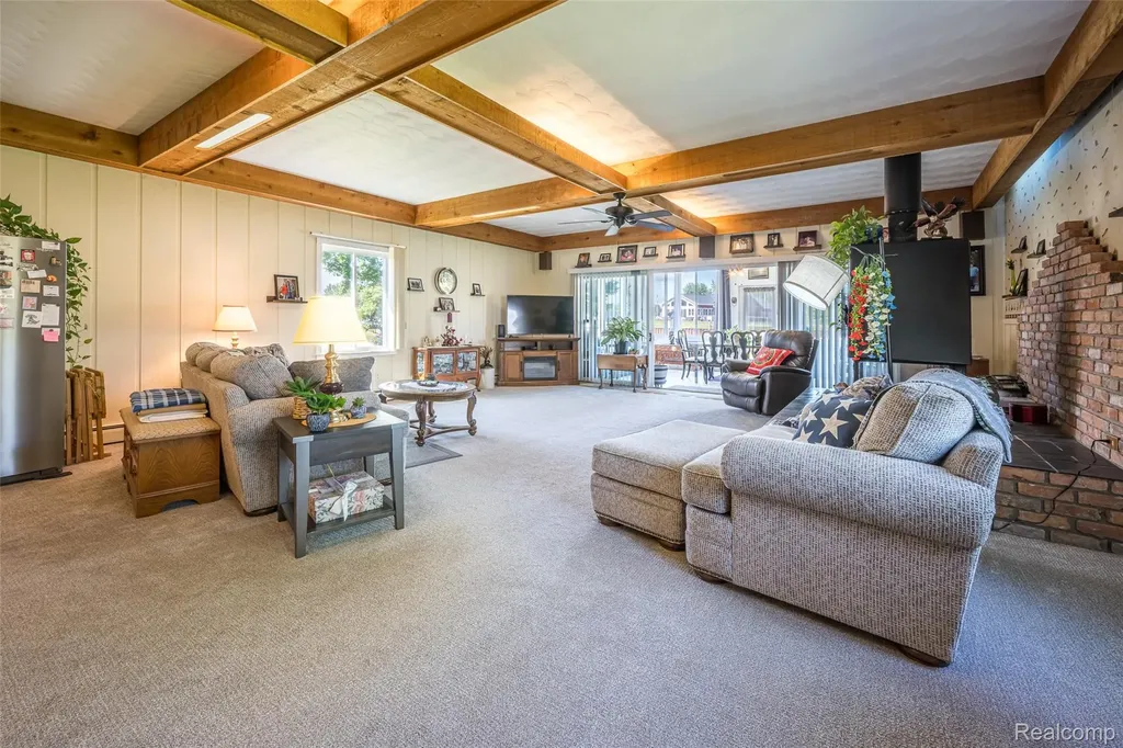1656 S Riverside Drive Au Gres City MI 48703