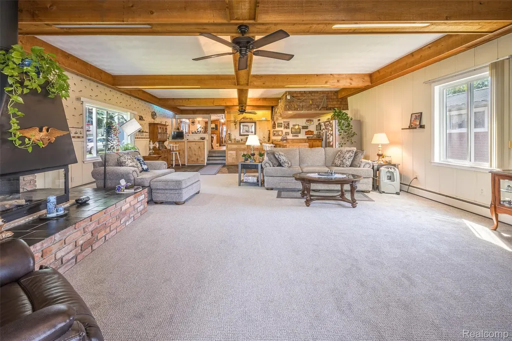 1656 S Riverside Drive Au Gres City MI 48703