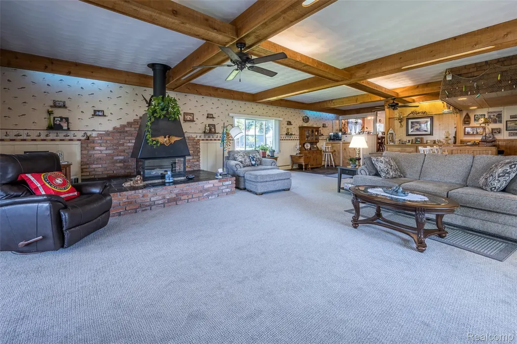 1656 S Riverside Drive Au Gres City MI 48703