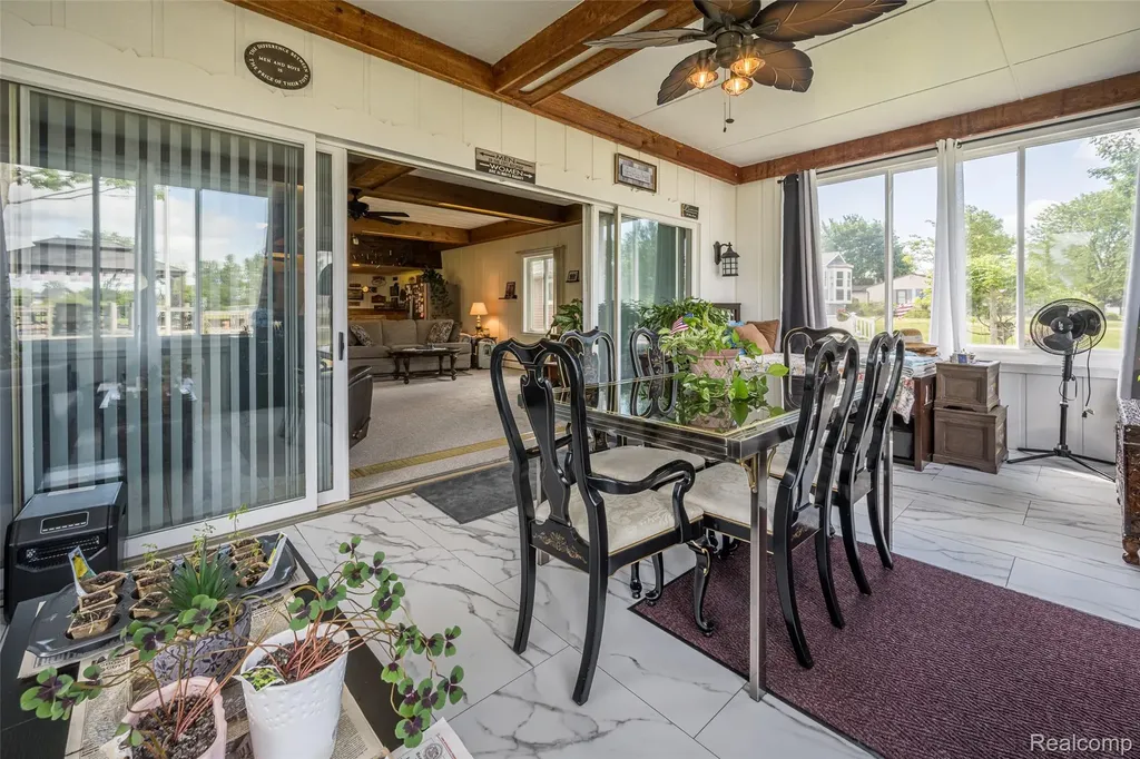 1656 S Riverside Drive Au Gres City MI 48703