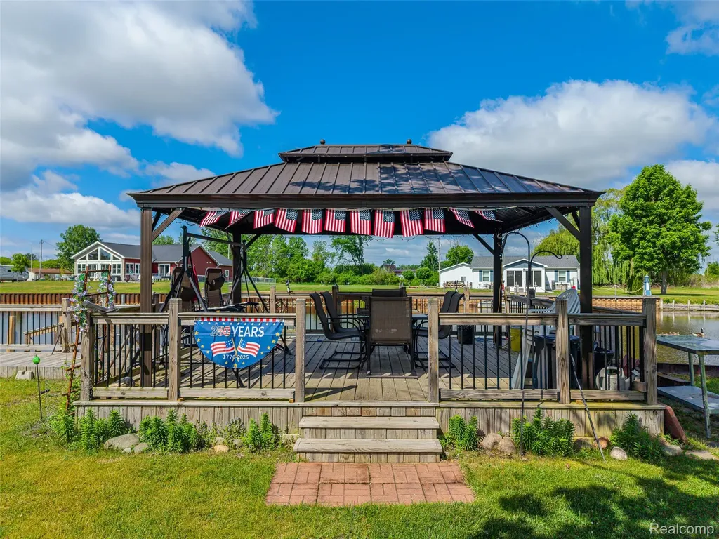 1656 S Riverside Drive Au Gres City MI 48703