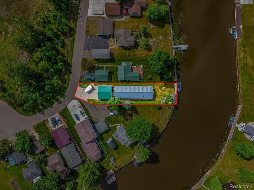 1656 S Riverside Drive Au Gres City MI 48703