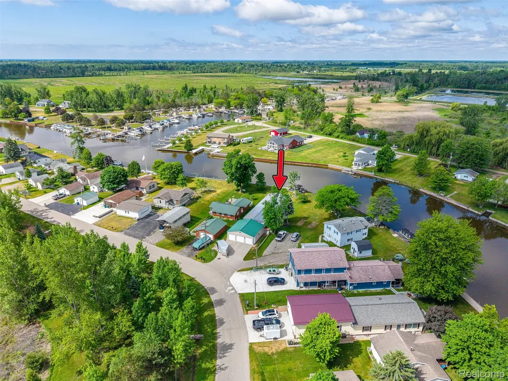 1656 S Riverside Drive Au Gres City MI 48703